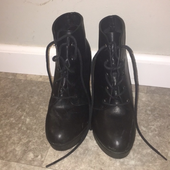 Madden Girl Black Leather Booties - Picture 3 of 4